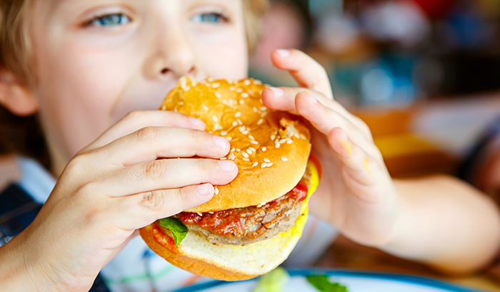 The Best Sides to Eat With Your Hamburger